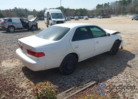 2000 Toyota Camry Le z USA, uszkodzony, nr VIN 4T1BG22KXYU946444